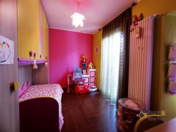 Completely restored town house with small garden and annex for sale. Img25