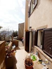 Completely restored town house with small garden and annex for sale. Img30