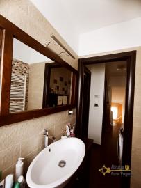 Completely restored town house with small garden and annex for sale. Img21