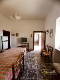 Large country house with garage and panoramic view, near the coast. Img5