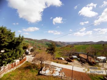 Large country house with garage and panoramic view, near the coast. Img20