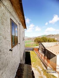 Large country house with garage and panoramic view, near the coast. Img19