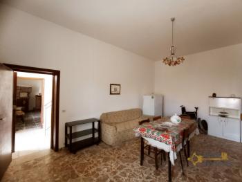 Large country house with garage and panoramic view, near the coast. Img14