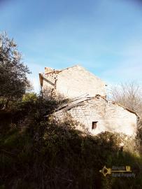 Cheap ruin with land and panoramic view near the coast for sale. Img7