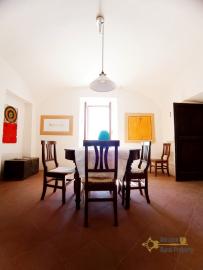 Perfect condition historic palace with garden for sale. Molise. Img13