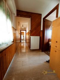 Large town house with two apartments for sale in Colledimezzo. Img33