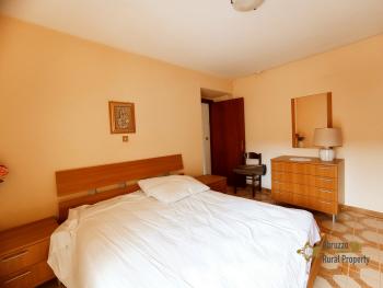 Large town house with two apartments for sale in Colledimezzo. Img9