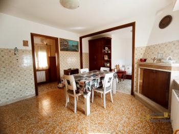 Large town house with two apartments for sale in Colledimezzo. Img24