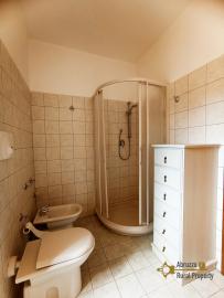 Large town house with two apartments for sale in Colledimezzo. Img15
