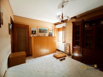 Large town house with two apartments for sale in Colledimezzo. Img20