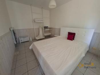 Beautiful villa with 3 separate habitable units, lovely outdoor space, garden and sea view. Fresagrandinaria Img38