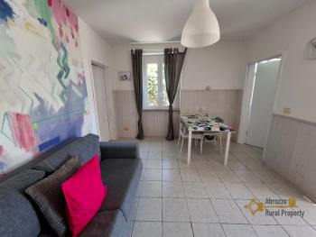 Beautiful villa with 3 separate habitable units, lovely outdoor space, garden and sea view. Fresagrandinaria Img32