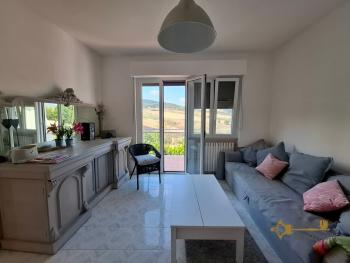 Beautiful villa with 3 separate habitable units, lovely outdoor space, garden and sea view. Fresagrandinaria Img3