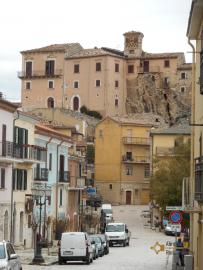 Historic palace with terrace, garden and spectacular view. Molise. Img1