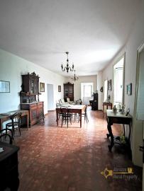 Historic palace with terrace, garden and spectacular view. Molise. Img2