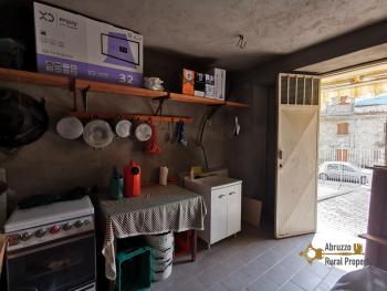 Detached house with 6 bedrooms, garden, garage and separate annex for guests. Img39