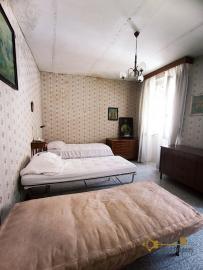 Very large town house with seven bedrooms and garden for sale. Abruzzo Img47