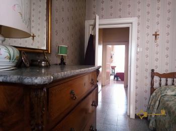 Very large town house with seven bedrooms and garden for sale. Abruzzo Img43