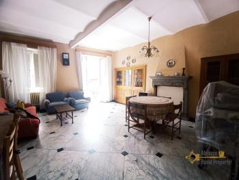 Very large town house with seven bedrooms and garden for sale. Abruzzo Img14
