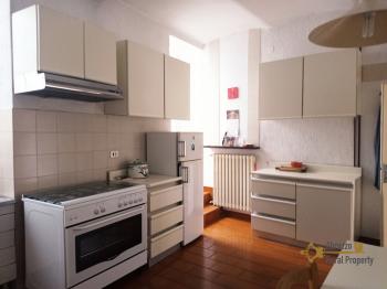 Very large town house with seven bedrooms and garden for sale. Abruzzo Img10