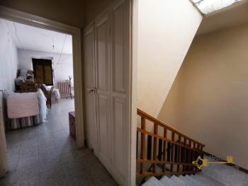Very large town house with seven bedrooms and garden for sale. Abruzzo Img46
