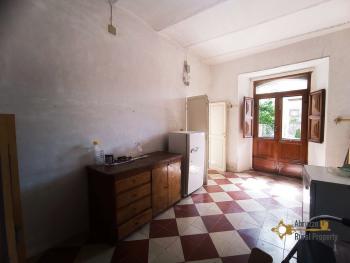 Very large town house with seven bedrooms and garden for sale. Abruzzo Img6