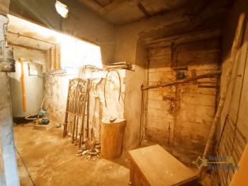 Large town house made of stone with terrace, near the coast. Img37