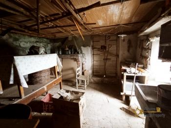 Large town house made of stone with terrace, near the coast. Img41