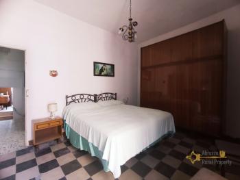 Large town house made of stone with terrace, near the coast. Img16