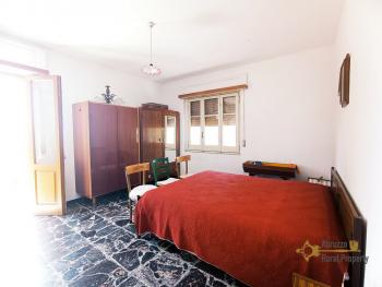 Detached country house with garden, land, garage and two large cellars. Roccaspinalveti Img26