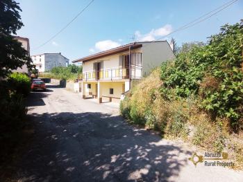 Detached country house with garden, land, garage and two large cellars. Roccaspinalveti Img3