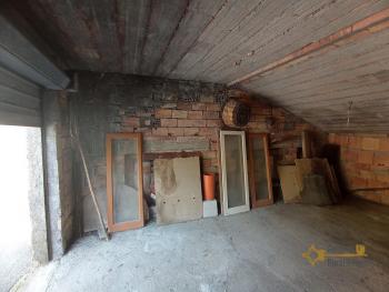 Detached country house with garden, land, garage and two large cellars. Roccaspinalveti Img34