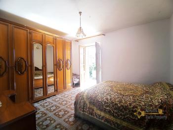 Detached country house with garden, land, garage and two large cellars. Roccaspinalveti Img24