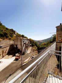 Petite town house in perfect condition near the coast for sale in Abruzzo. Img13