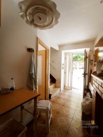 Petite town house in perfect condition near the coast for sale in Abruzzo. Img5
