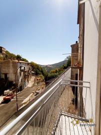 Petite town house in perfect condition near the coast for sale in Abruzzo. Img12