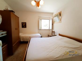 Petite town house in perfect condition near the coast for sale in Abruzzo. Img16