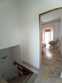 Town house with panoramic view and cellar for sale. Img12