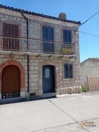 Recently restored stone house with panoramic view. San Giovanni Lipioni