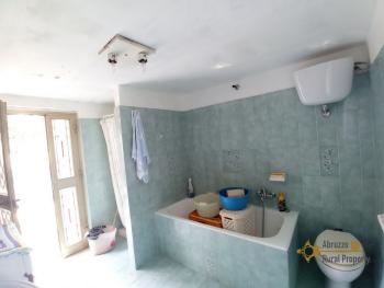 Nice country house with land and olive grove.Trivento Img18