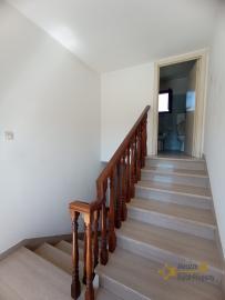 Detached country house with land and garage for sale. Perfect condition. Img9