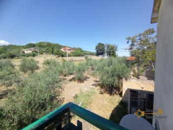 Detached country house with land and garage for sale. Perfect condition. Img37