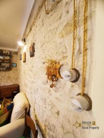 Beautiful character town house completely restored for sale. Abruzzo. Img14