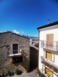 Beautiful character town house completely restored for sale. Abruzzo. Img33