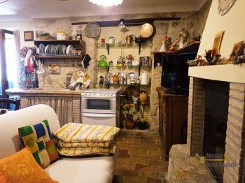 Beautiful character town house completely restored for sale. Abruzzo. Img10