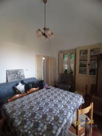 Charachter town house with large basement and panoramic patio. Img15