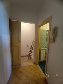 Charachter town house with large basement and panoramic patio. Img25