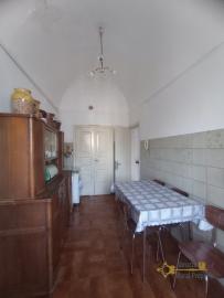 Charachter town house with large basement and panoramic patio. Img10