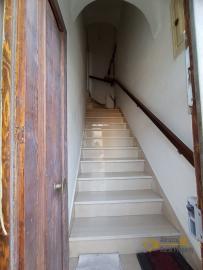 Charachter town house with large basement and panoramic patio. Img9