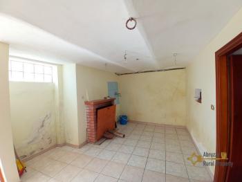 Petite semidetached house with cellar and panoramic view. Celenza sul Trigno Img18